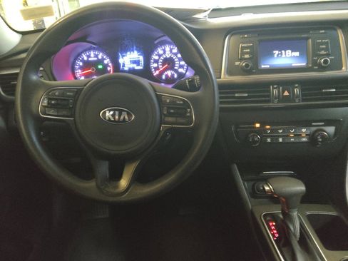Used 2016 Kia Optima LX w/ Option Group 014 FWD image 22