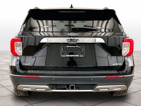 Certified 2022 Ford Explorer XLT w/ Equipment Group 202A image 4