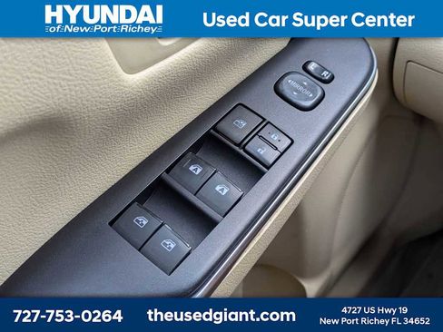 Used 2015 Toyota Camry LE FWD image 25