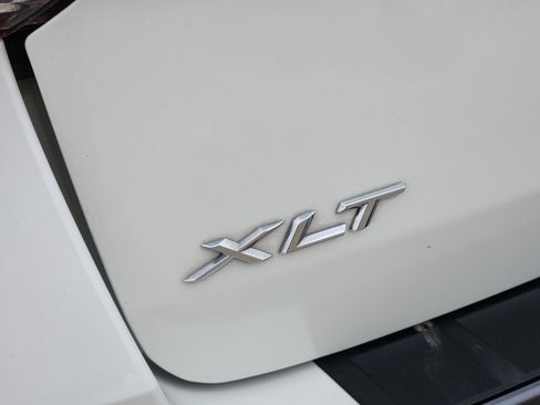 Used 2021 Ford Explorer XLT w/ Equipment Group 202A image 13