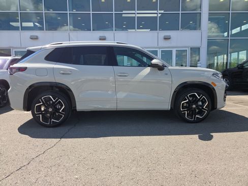 New 2026 Volkswagen Tiguan SEL R-Line AWD/4WD image 3