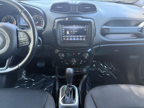 Used 2019 Jeep Renegade Altitude w/ Quick Order Package 2XM image 11