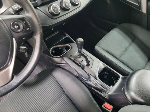 Used 2018 Toyota RAV4 LE image 26