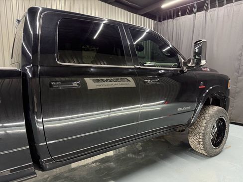 Used 2019 RAM 2500 Laramie w/ Night Edition AWD/4WD image 12