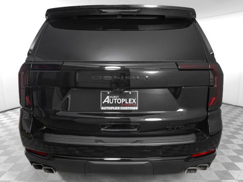 Used 2026 GMC Yukon Denali w/ Denali Reserve Package AWD/4WD image 6
