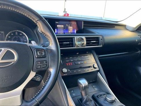 Used 2017 Lexus IS 200t image 8