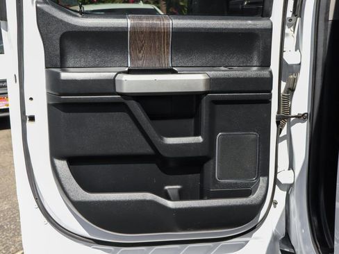 Used 2021 Ford F250 Lariat w/ Lariat Value Package image 33