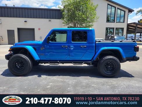 Used 2020 Jeep Gladiator Rubicon AWD/4WD image 2