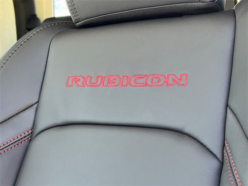 New 2025 Jeep Gladiator Rubicon w/ Convenience Group image 19