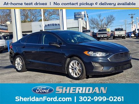 Used 2020 Ford Fusion SE image 1