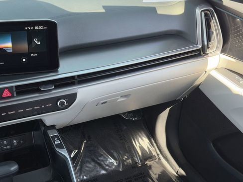 Certified 2025 Kia Sorento EX w/ Panoramic Sunroof Package FWD image 15