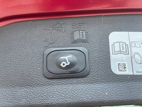 Used 2018 Ford Escape Titanium FWD image 68