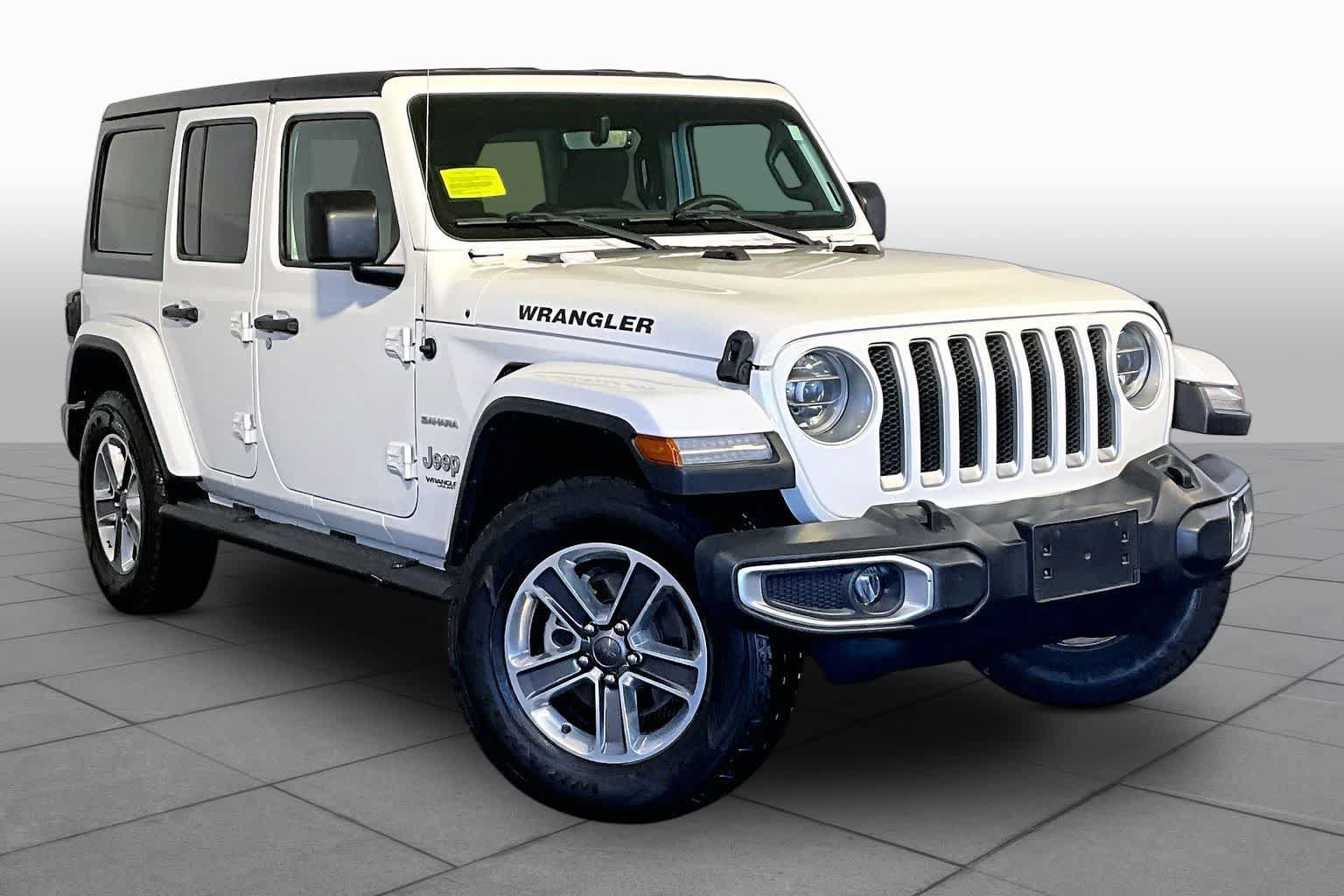 Used 2018 Jeep Wrangler Unlimited Sahara w/ Dual Top Group AWD/4WD image 3