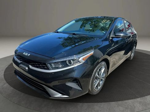 Used 2023 Kia Forte LXS w/ LXS Technology Package FWD image 1