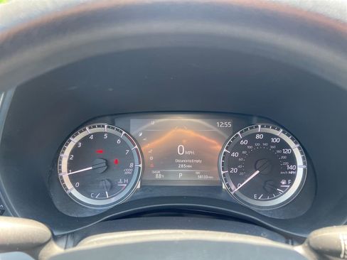 Used 2023 Toyota Highlander L image 12