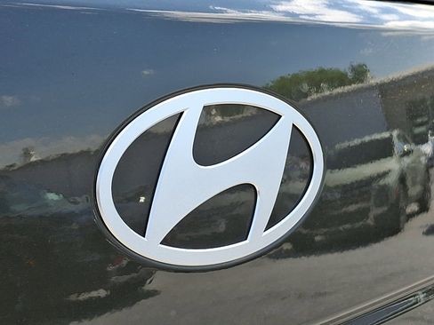 Used 2025 Hyundai Santa Fe Limited AWD/4WD image 29