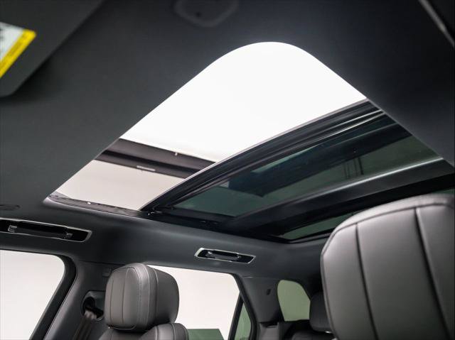 New 2026 Land Rover Range Rover Sport Dynamic SE AWD/4WD image 13