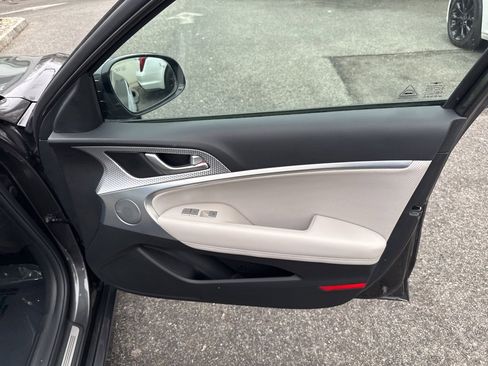 Used 2023 Genesis G70 3.3T w/ Sport Advanced Package image 34