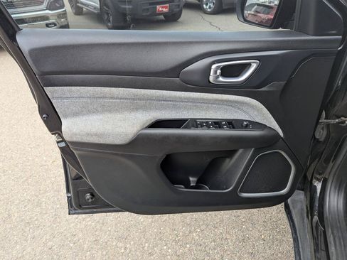 Used 2023 Jeep Compass Sport AWD/4WD image 9