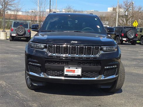 Certified 2025 Jeep Grand Cherokee L Limited AWD/4WD image 5