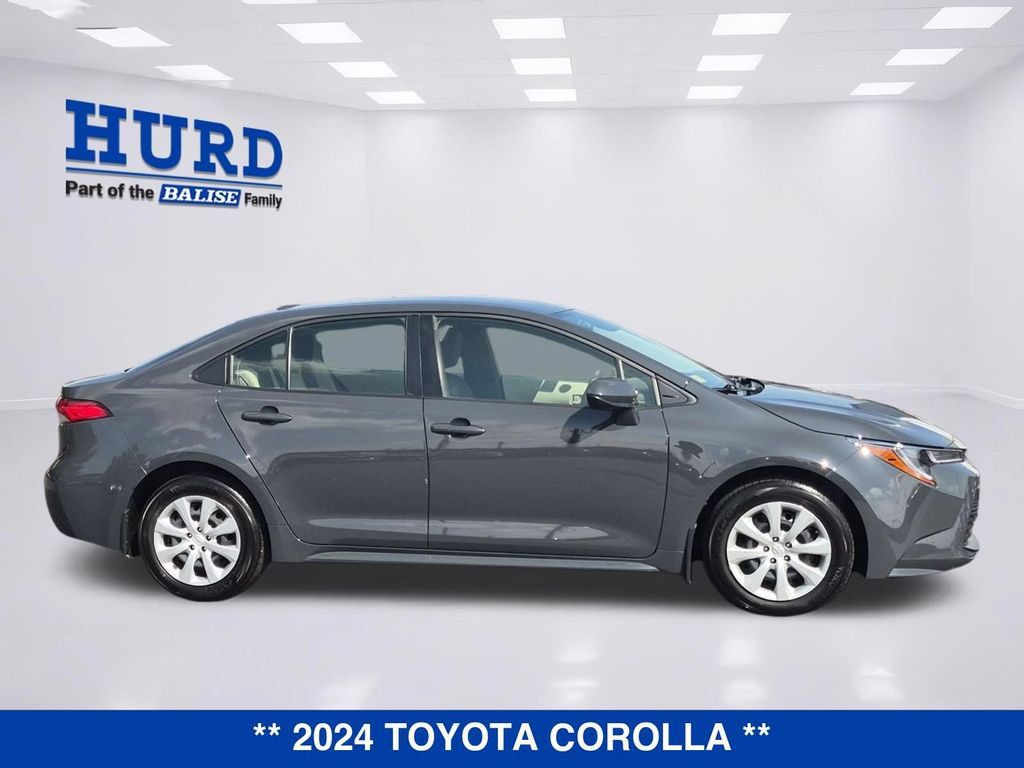 Used 2024 Toyota Corolla LE FWD image 2