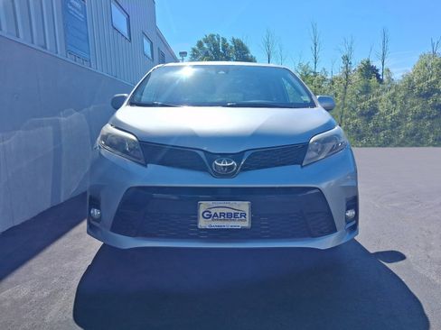Used 2019 Toyota Sienna SE FWD image 6