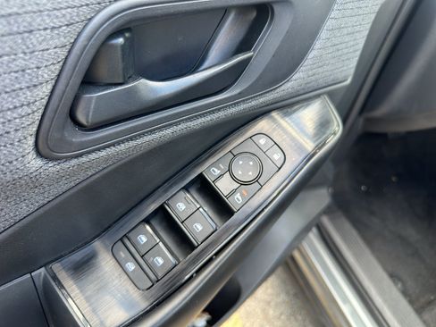 Used 2023 Nissan Rogue S AWD/4WD image 19
