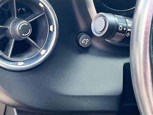 Used 2021 Chevrolet Camaro LT w/ RS Package image 10