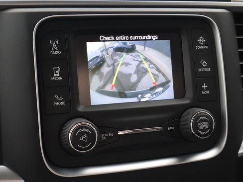 Used 2020 RAM 1500 Classic SLT image 12