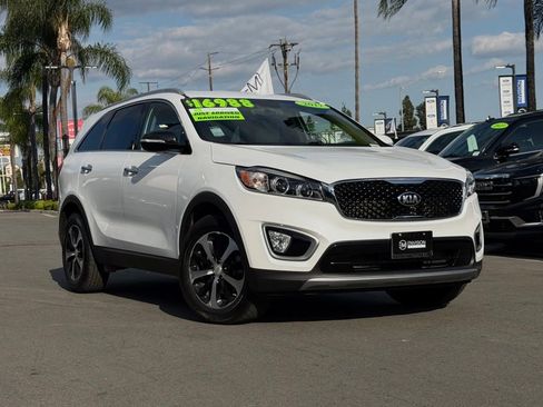 Used 2017 Kia Sorento EX FWD image 2