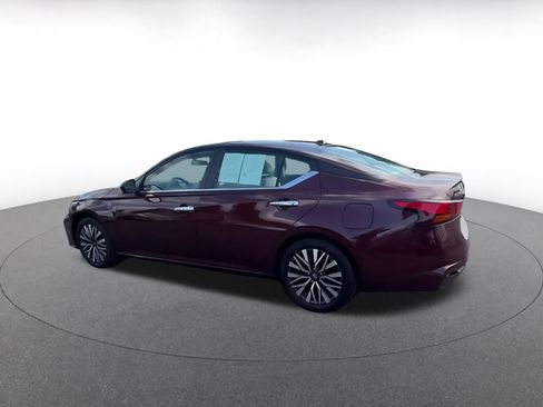 Used 2025 Nissan Altima 2.5 SV FWD image 10
