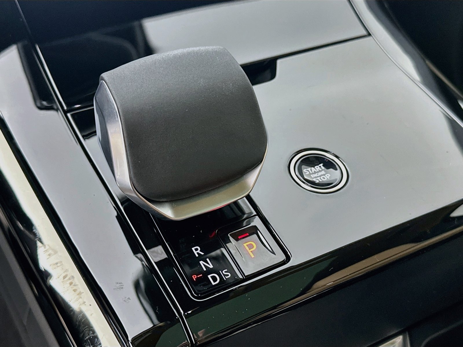 New 2027 Land Rover Range Rover Sport SE AWD/4WD image 28