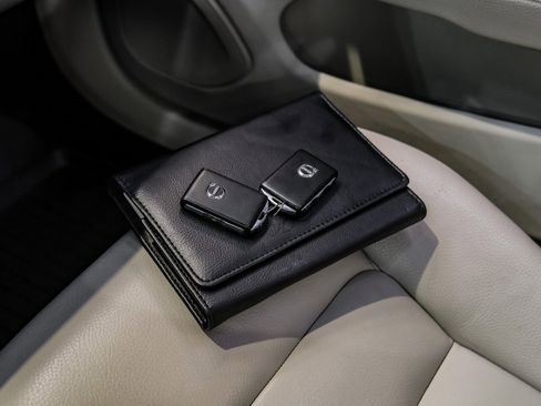 Used 2019 Volvo S60 T5 Momentum w/ Premium Package image 60