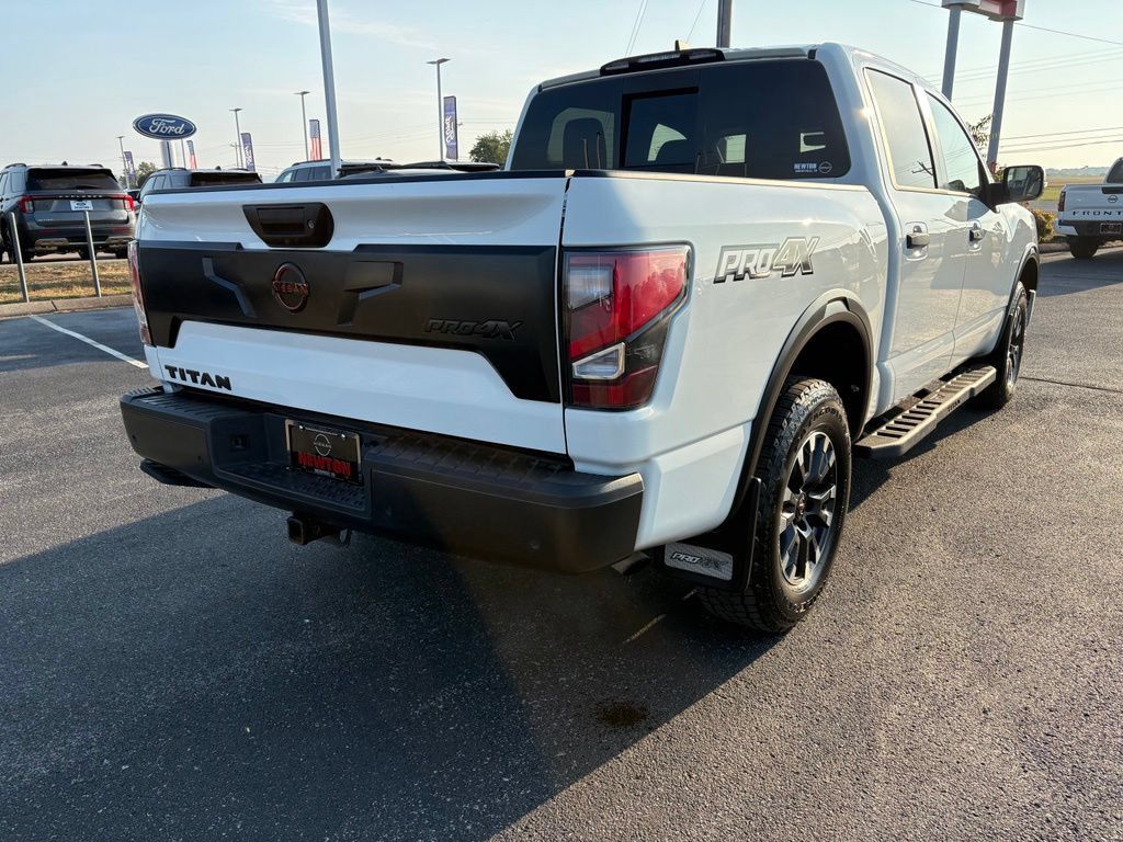 Used 2024 Nissan Titan PRO-4X w/ Pro-4x Convenience Package AWD/4WD image 5