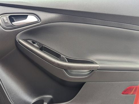 Used 2018 Ford Focus SEL FWD image 26