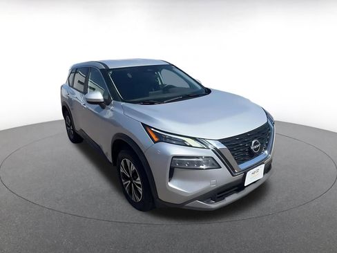 Used 2023 Nissan Rogue SV AWD/4WD image 3
