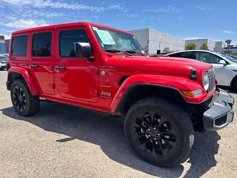 Used 2024 Jeep Wrangler Unlimited Sahara AWD/4WD image 4