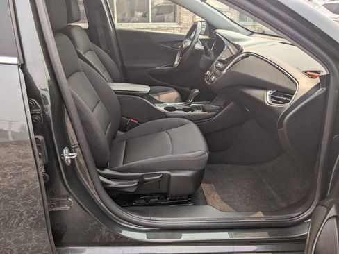 Used 2016 Chevrolet Malibu LT FWD image 14