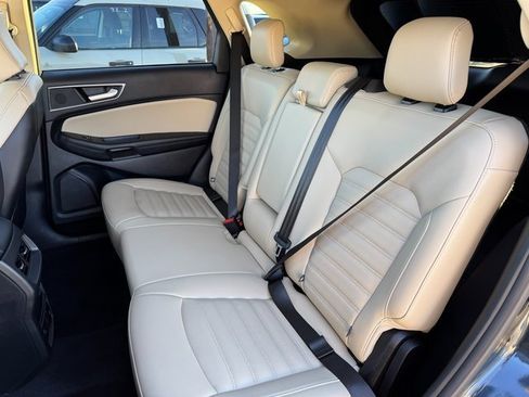Certified 2024 Ford Edge SEL w/ Convenience Package image 16