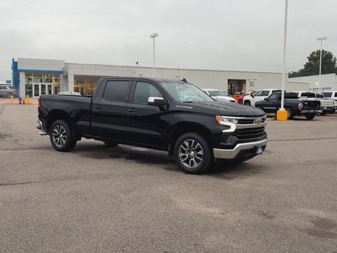 Used 2023 Chevrolet Silverado 1500 LT RWD image 2