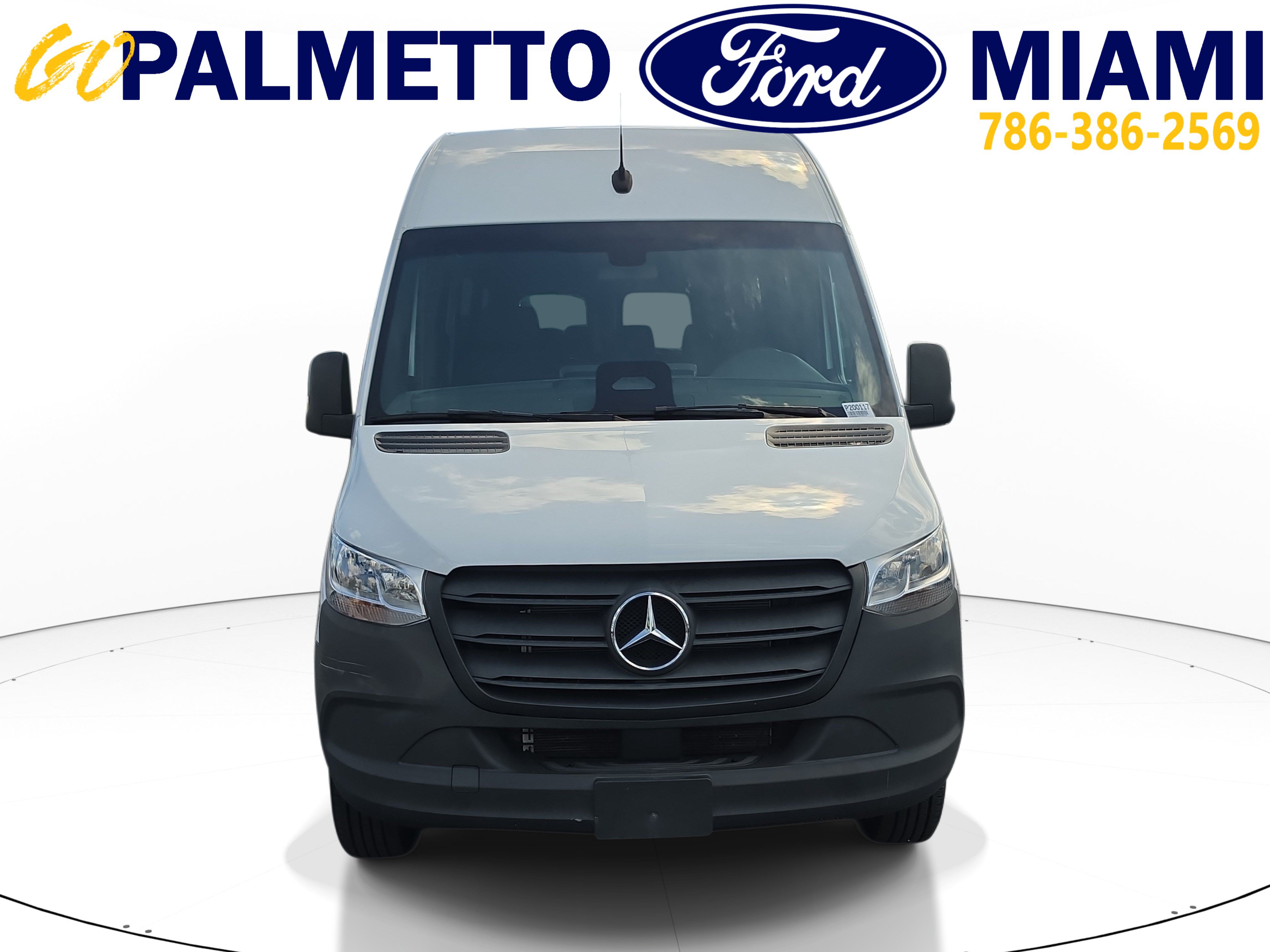 Used 2025 Mercedes-Benz Sprinter 2500 image 2
