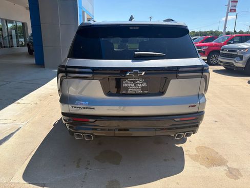 New 2026 Chevrolet Traverse RS w/ LPO, Floor Liner Package FWD image 5