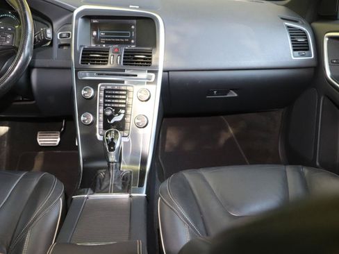 Used 2015 Volvo XC60 T6 R-Design Platinum AWD/4WD image 30