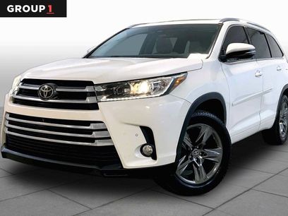 Used 2017 Toyota Highlander Limited Platinum