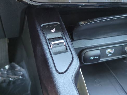 Used 2025 Kia Telluride S FWD image 24