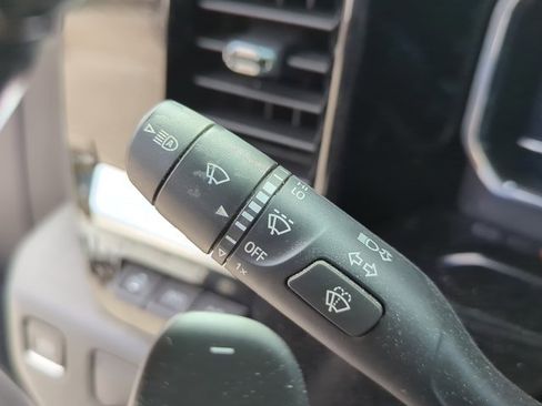 Used 2022 Chevrolet Silverado 1500 LTZ w/ LTZ Premium Package image 18