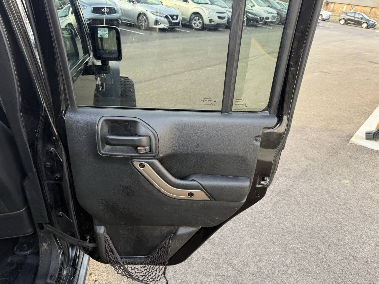 Used 2016 Jeep Wrangler Unlimited Sahara AWD/4WD image 21