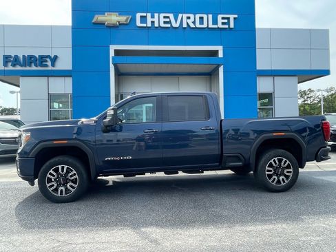 Used 2023 GMC Sierra 2500 AT4 w/ Gooseneck/5TH Wheel Package AWD/4WD image 2