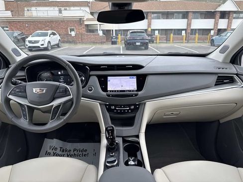 Certified 2023 Cadillac XT5 Premium Luxury AWD/4WD image 36