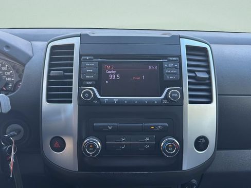 Used 2017 Nissan Frontier SV RWD image 10